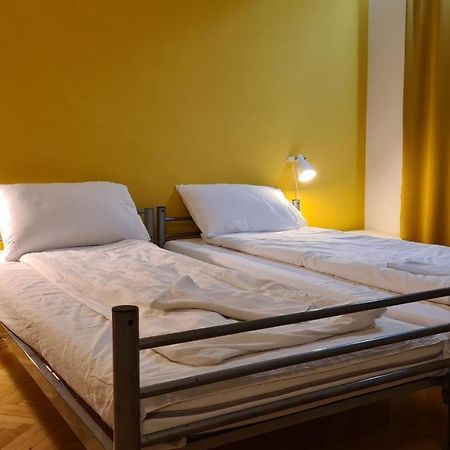 Sleep Inn Hostel 布加勒斯特 外观 照片