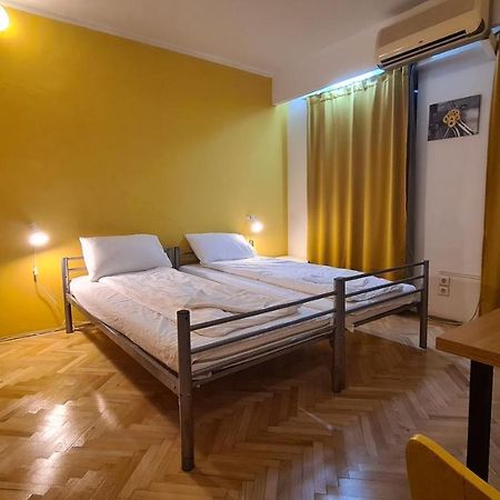 Sleep Inn Hostel 布加勒斯特 外观 照片