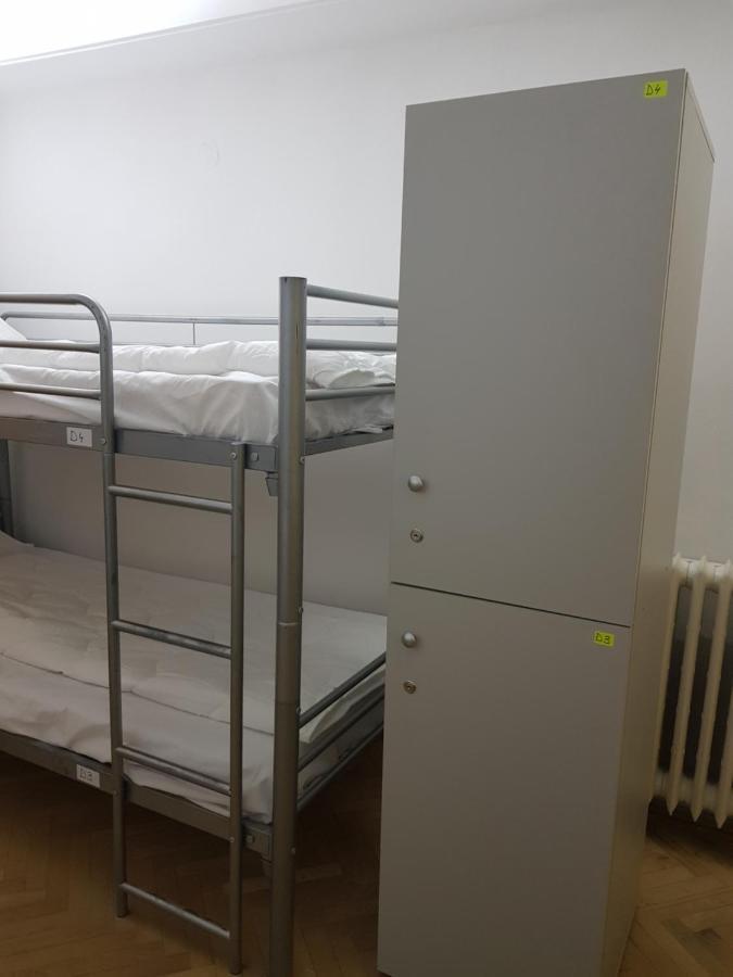 Sleep Inn Hostel 布加勒斯特 外观 照片
