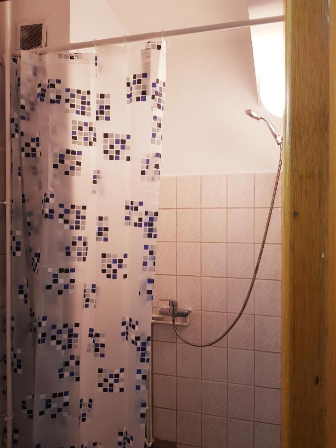 Sleep Inn Hostel 布加勒斯特 外观 照片