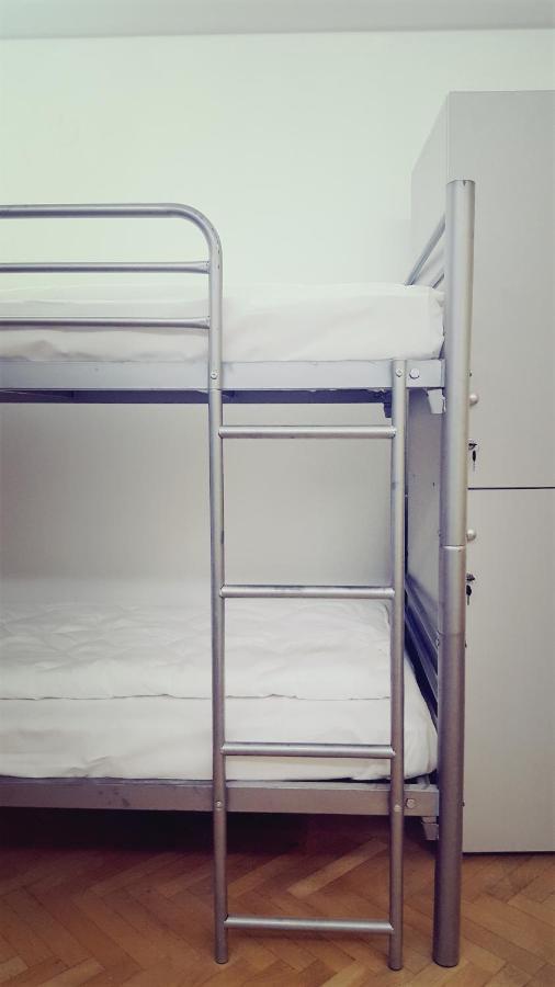 Sleep Inn Hostel 布加勒斯特 外观 照片