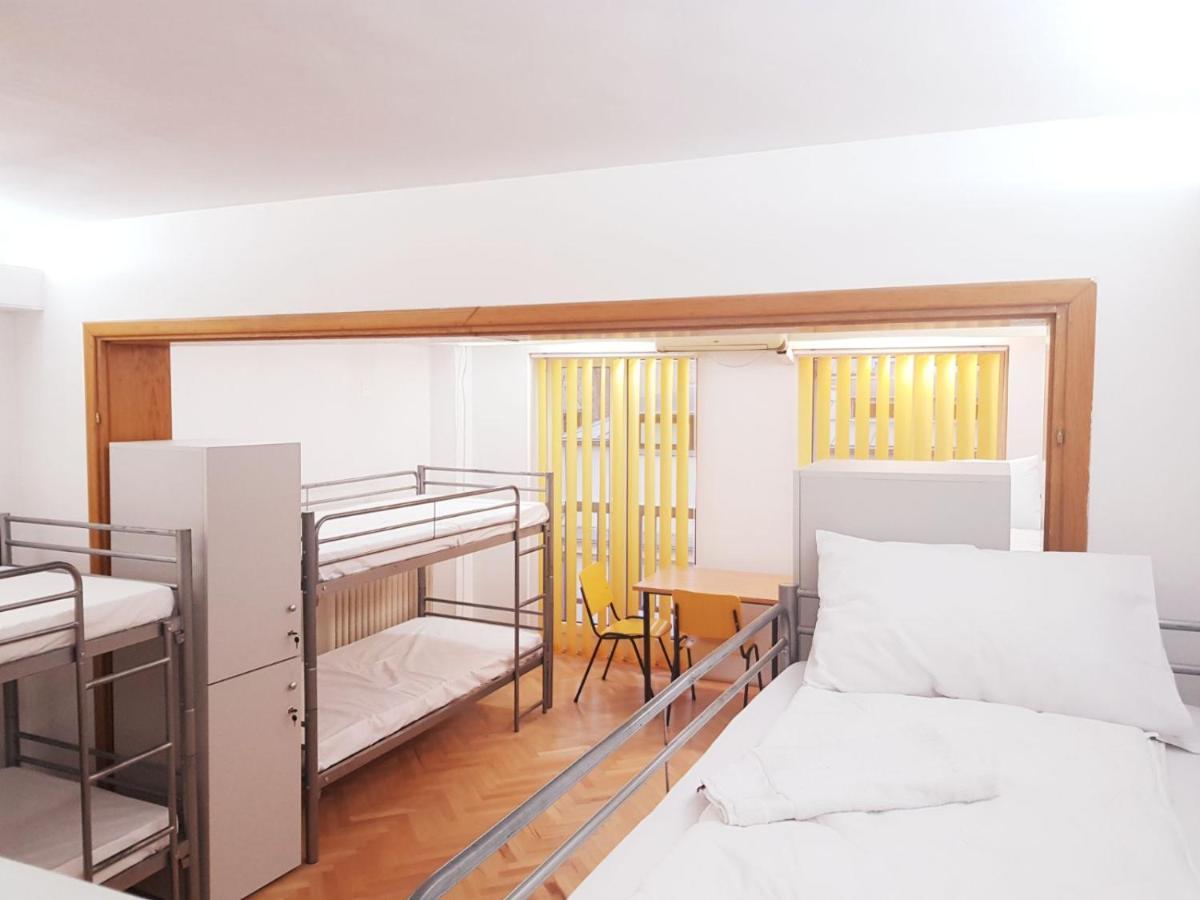 Sleep Inn Hostel 布加勒斯特 外观 照片