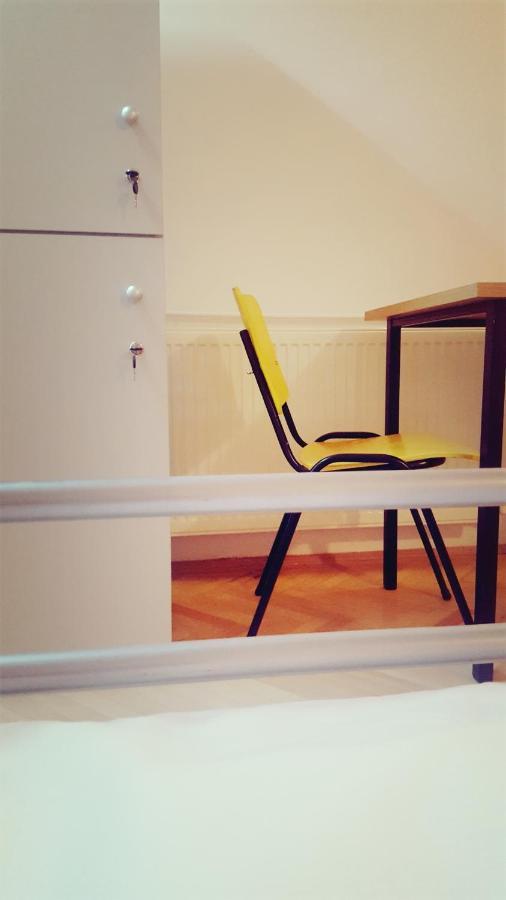 Sleep Inn Hostel 布加勒斯特 外观 照片