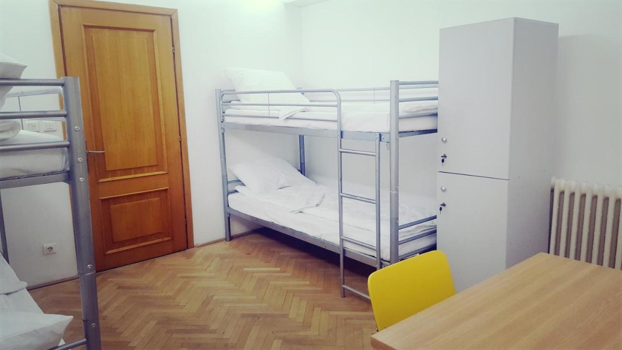 Sleep Inn Hostel 布加勒斯特 外观 照片