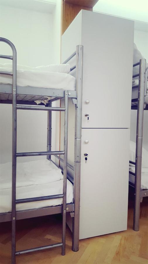 Sleep Inn Hostel 布加勒斯特 外观 照片