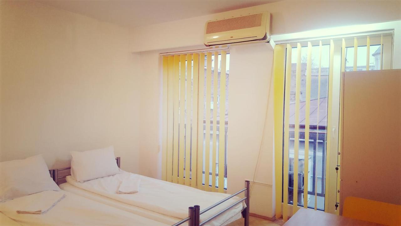 Sleep Inn Hostel 布加勒斯特 外观 照片