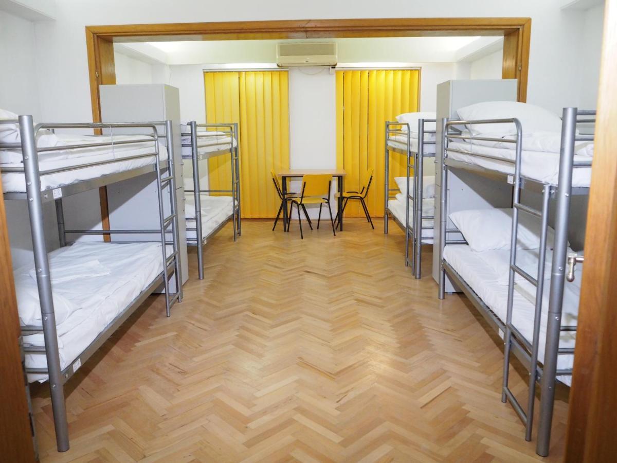 Sleep Inn Hostel 布加勒斯特 外观 照片