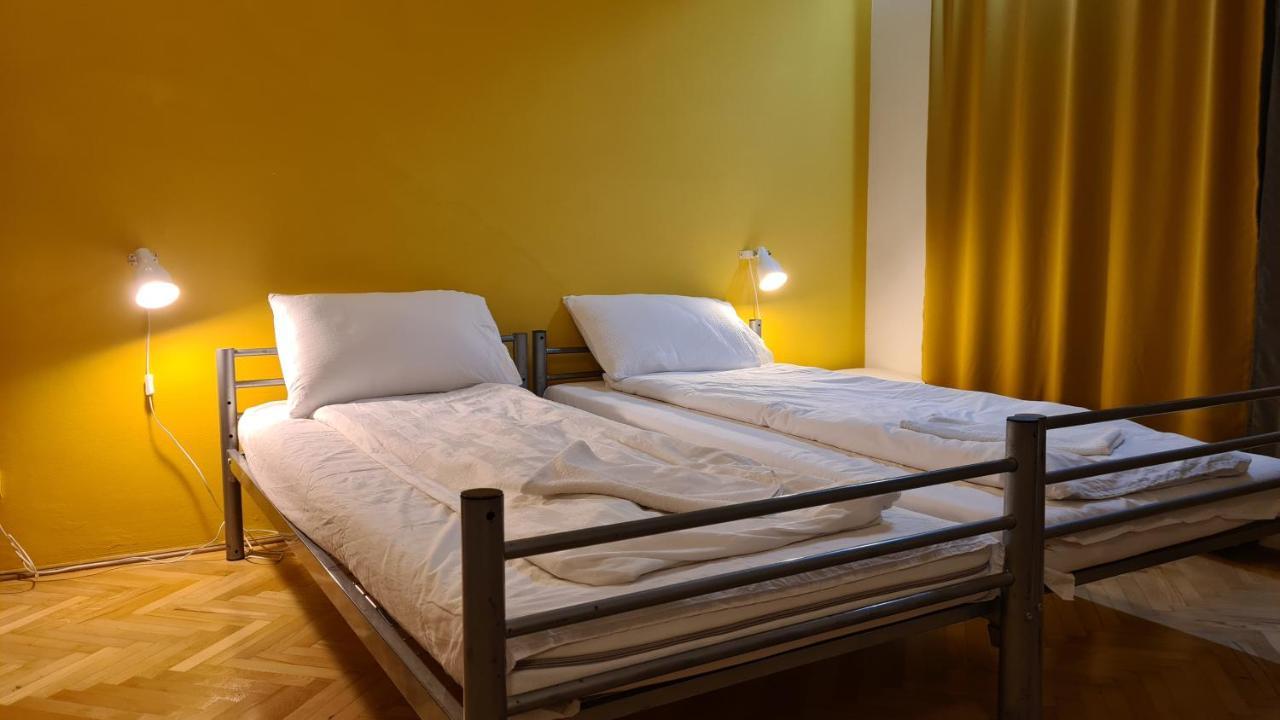 Sleep Inn Hostel 布加勒斯特 外观 照片