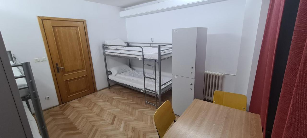 Sleep Inn Hostel 布加勒斯特 外观 照片