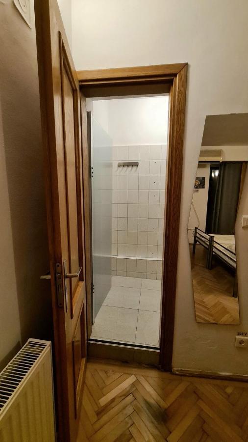 Sleep Inn Hostel 布加勒斯特 外观 照片